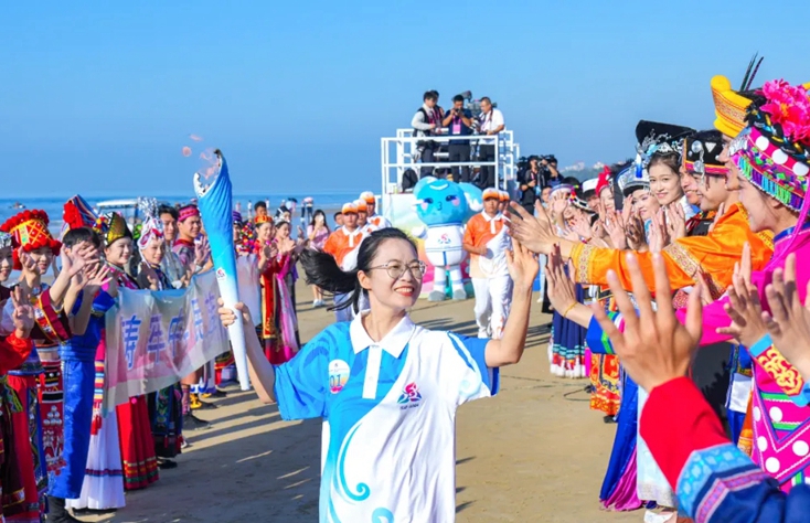 “海陆空”火炬传递！从三亚“点燃”全国→